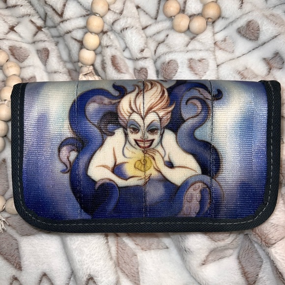 Harvey’s Disney Couture Little Mermaid purse and matching wallet - Picture 3 of 8